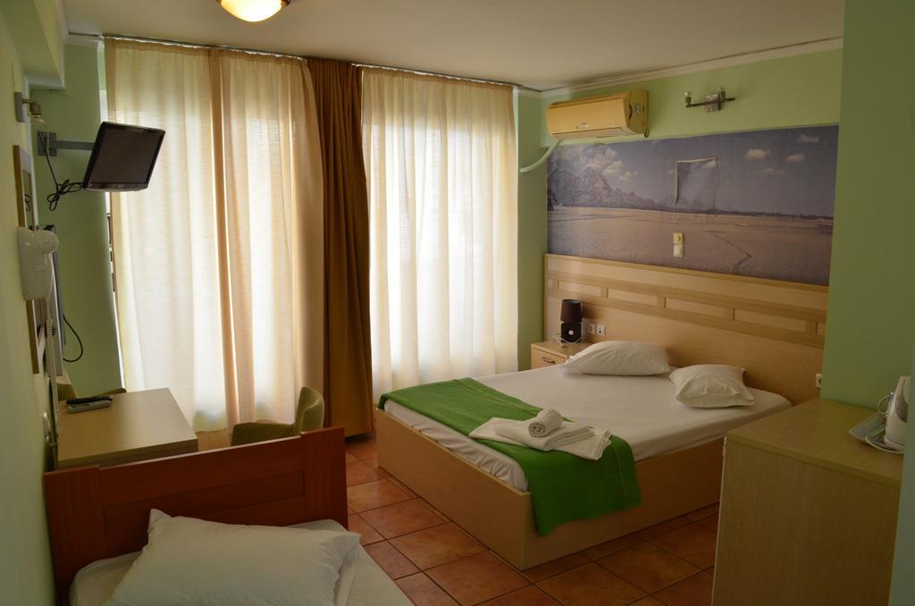 Fontana Rooms Mytilíni Rum bild