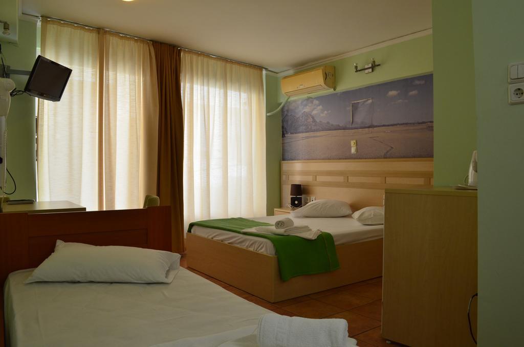 Fontana Rooms Mytilíni Rum bild