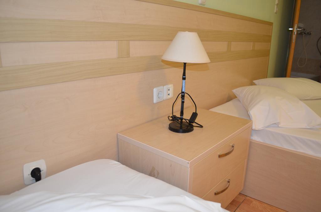 Fontana Rooms Mytilíni Rum bild